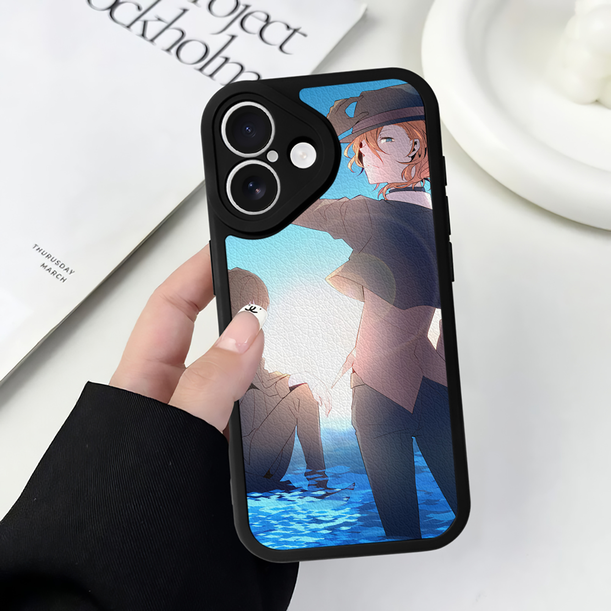 （画像用） 文豪ストレイドッグス Bungo Stray Dogs 【iPhone 16シリーズ対応】シリコンスマホケース（レザー調） 材質：シリコン